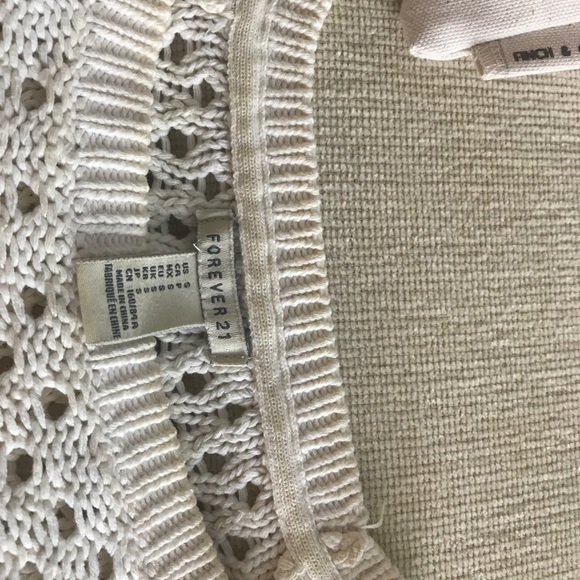 Forever 21 Sweater Size Small - Picture 7 of 8